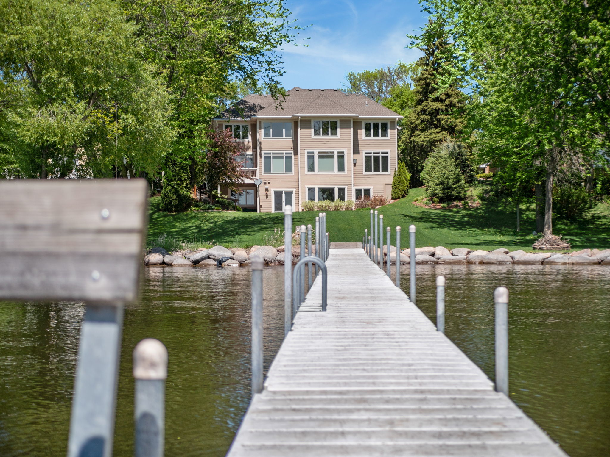 4445 North Shore Drive, Orono Property Listing